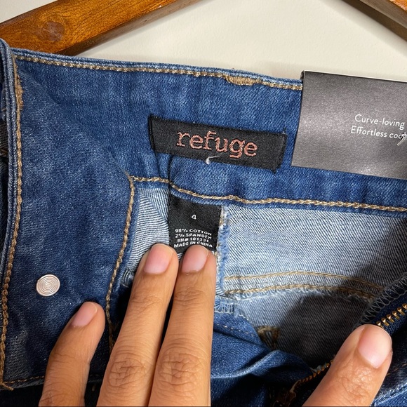 Boyfriend straight leg distressed medium wash jeans - Picture 5 of 9